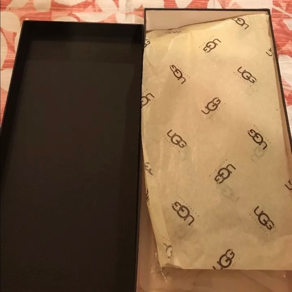 🛍HP🛍 Ugg Australia Nyla Flip Mitten Faux Fur Cuff - Picture 11 of 11